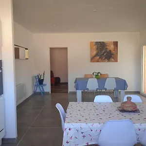 La Des Muriers Tres Spacieuse Dans Un Environnement Calme Villa